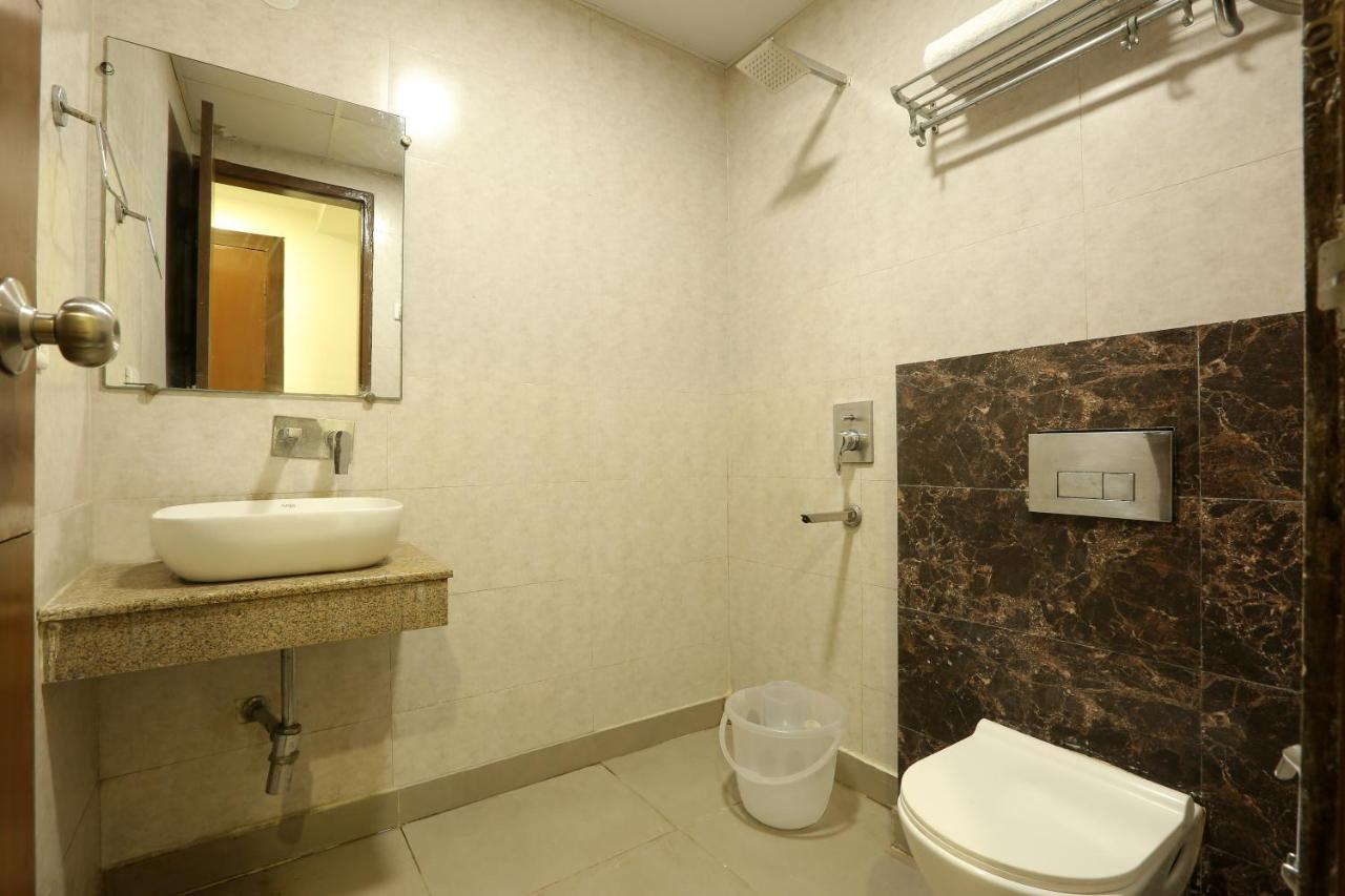 Hotel Qualia Suites At Delhi Airportニューデリー エクステリア 写真