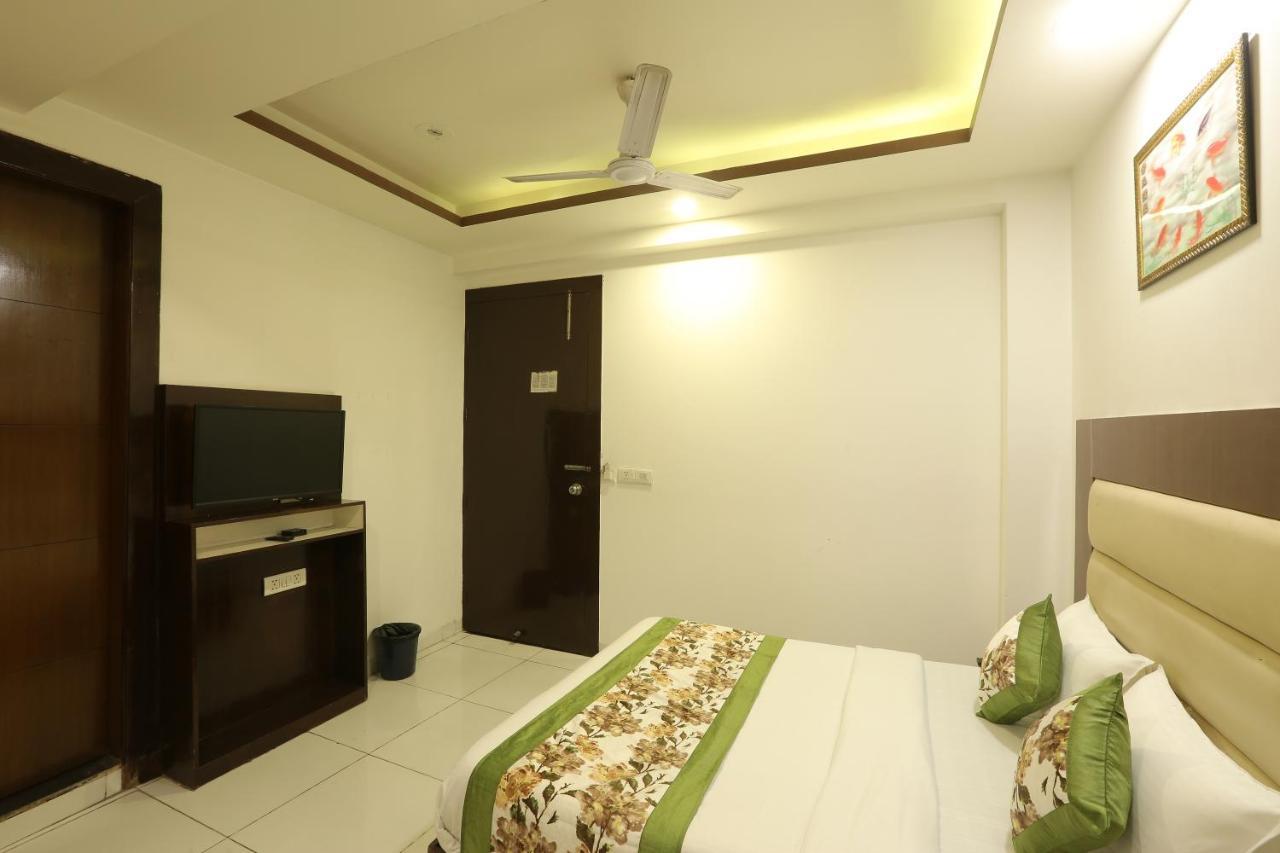 Hotel Qualia Suites At Delhi Airportニューデリー エクステリア 写真