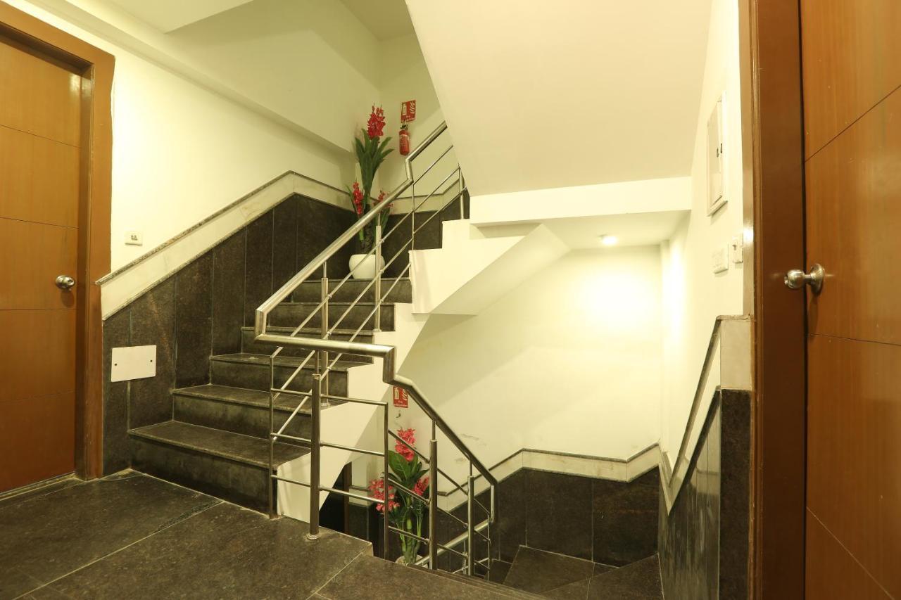 Hotel Qualia Suites At Delhi Airportニューデリー エクステリア 写真